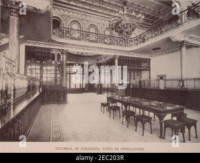 SUCURSAL DE ZARAGOZA - PATIO DE OPERACIONES DEL ANTIGUO BANCO HISPANO AMERICANO. LAGE: BANCO SANTANDER CENTRAL HISPAN. MADRID. SPANIEN. Stockfoto