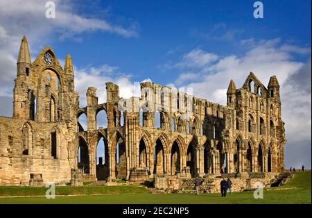 Ruinen von Whitby Abbey, North Yorkshire, Großbritannien Stockfoto