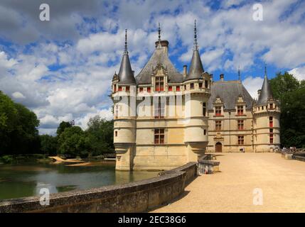 Schloss Azay-le-Rideau, Frankreich. Erbaut unter Francois I. von Gilles Berthelot, einem der frühesten Renaissance-Schlösser. Stockfoto