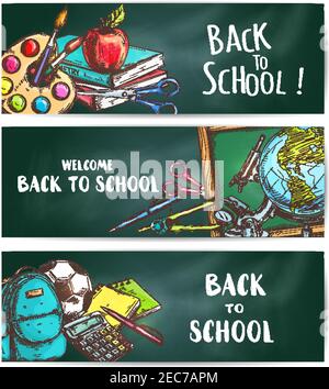 Back to School Willkommensbanner auf grünem Tafelhintergrund. Apfel, Rucksack, Rucksack, Fußball, Kugelschreiber, Taschenrechner, Bleistift, Copybook, Schere, gl Stock Vektor