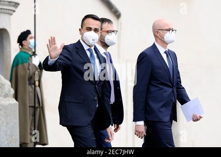 2/13/2021 - Luigi Di Maio, Stefano Patuanelli und Federico D'Incà, jeweils zum Außenminister, Landwirtschaftsminister und Minister für die Beziehungen zum Parlament in Mario Draghis neuer Regierung ernannt, verlassen das Quirinale nach der Vereidigung (Foto: IPA/Sipa USA) Stockfoto