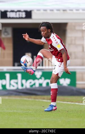 NORTHAMPTON, ENGLAND; 13th. FEBRUAR; Peter Kioso von Northampton Town während der ersten Hälfte der Sky Bet League ein Spiel zwischen Northampton Town und Burton Albion im PTS Academy Stadium, Northampton am Samstag, 13th. Februar 2021. (Kredit: John Cripps - MI News) Kredit: MI Nachrichten & Sport /Alamy Live Nachrichten Stockfoto