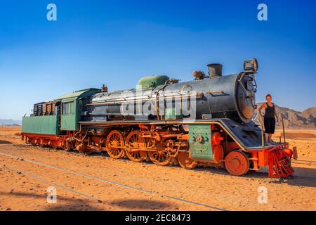 Erhaltene Dampf Lok auf der Hedschas-Bahn in der Nähe von Wadi Rum, Jordanien. Stockfoto