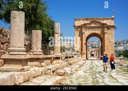 Cardo Maximus, Colonnaded Straße, römische Ruinen, Jerash, Jordanien Stockfoto