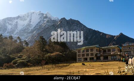 Trekker's Lodge in den Bergen in Tengboche, Gästehaus im Himalaya, Trekking und Wandern in Nepal, Everest Base Camp Trek, Berghütte in der Stockfoto