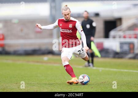 NORTHAMPTON, ENGLAND; 13th. FEBRUAR; Joseph Mills von Northampton Town während der zweiten Hälfte der Sky Bet League ein Spiel zwischen Northampton Town und Burton Albion im PTS Academy Stadium, Northampton am Samstag, 13th. Februar 2021. (Kredit: John Cripps - MI News) Kredit: MI Nachrichten & Sport /Alamy Live Nachrichten Stockfoto