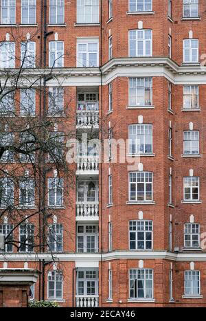 Fassade von Clive Court, einem Apartmentgebäude aus dem Jahr 1930s an der Maida Vale / Edgware Road, North London W9, Großbritannien Stockfoto