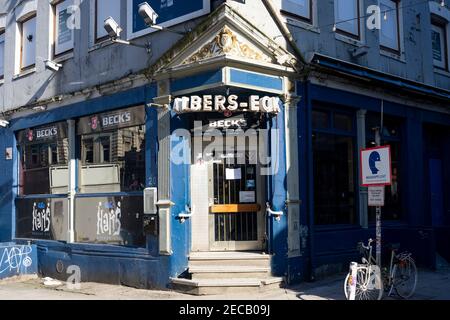 Das berüchtigte Wasserloch Albers-Eck am Hans-Albers-Platz bleibt während der landesweiten Corona-Sperre geschlossen. Stockfoto