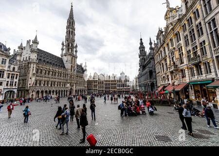 Mittelalterliches Rathaus und Sehenswürdigkeiten auf dem Grand Place, Grote Markt in Brüssel, Belgien Stockfoto