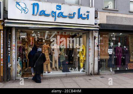 Naqashi Asiatische Bekleidungsgeschäft in Bethnal Green, London England Vereinigtes Königreich Großbritannien Stockfoto