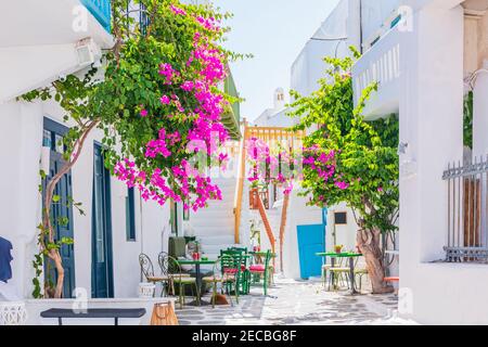 Mykonos, Griechenland. Die engen Gassen von Mykonos Stadt. Stockfoto