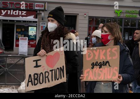 Berlin, Deutschland. Februar 2021, 13th. Polnische Frauen protestieren in Berlin, Solideo. (Foto: Beata Siewicz/Pacific Press) Quelle: Pacific Press Media Production Corp./Alamy Live News Stockfoto