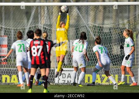 Mailand, Italien. Februar 2021, 13th. Torhüterin Diede Lemey (#1 US Sassuolo) beim Coppa Italia Frauenspiel zwischen AC Mailand und US Sassuolo calcio im Vismara Sports Center in Mailand, Italien Credit: SPP Sport Press Foto. /Alamy Live Nachrichten Stockfoto