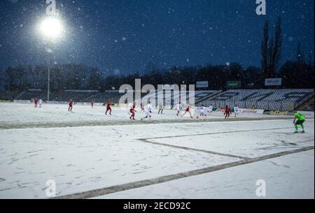 Sofia, Bulgarien - 13 2021. Feb: Slavia und CSKA Sofia spielen auf dem verschneiten Slavia Stadion Stockfoto