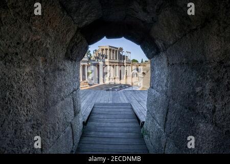 Zugang zur Tribüne des römischen Theaters Merida. Eine der größten und umfangreichsten archäologischen Stätten in Europa. Extremadura, Spanien Stockfoto