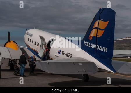 Akureyri Island - Juni 20. 2015: Icelandair Douglas C47 Flugzeug Stockfoto