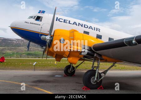 Akureyri Island - Juni 20. 2015: Icelandair Douglas C47 Flugzeug Stockfoto