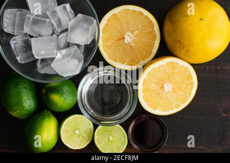 Hemingway Daiquiri (Papa Doble) Zutaten: Zitrusfrüchte, Eis und Alkohol für einen klassischen Cocktail Stockfoto