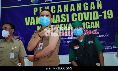 Mass Covid 19 Impfaktivitäten der Regierung, Pekalongan, Indonesien, 25. Januar 2021 Stockfoto