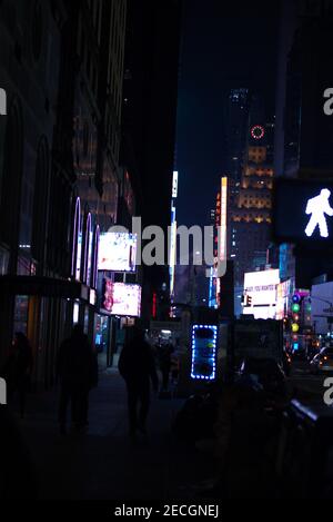 Times Square, New York. Im Epizentrum von Manhattan an der Kreuzung von 42nd Street und 7th Avenue. Stockfoto