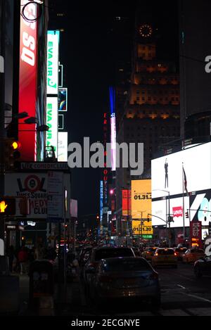 Times Square, New York. Im Epizentrum von Manhattan an der Kreuzung von 42nd Street und 7th Avenue. Stockfoto