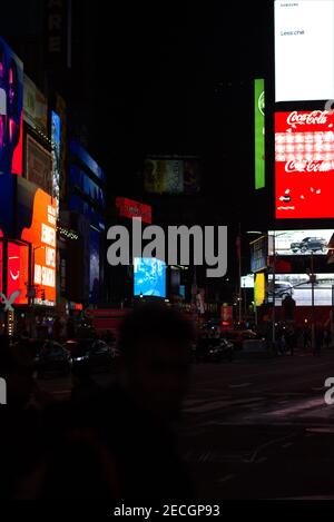 Times Square, New York. Im Epizentrum von Manhattan an der Kreuzung von 42nd Street und 7th Avenue. Stockfoto