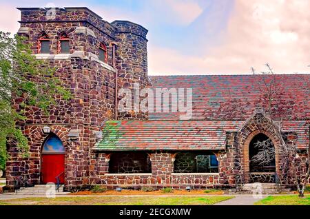 Der Seiteneingang der All Saints Episcopal Church ist auf der Government Street abgebildet, 8. Februar 2021, in Mobile, Alabama. Stockfoto