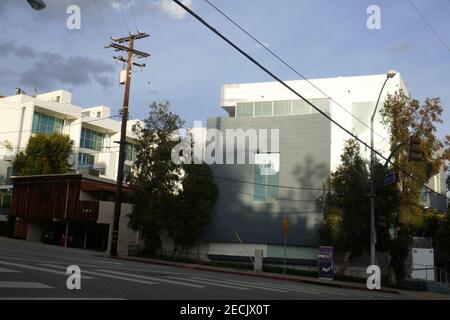 West Hollywood, California, USA 13th. Februar 2021 EINE Gesamtansicht der Atmosphäre Wohngebäude am 13. Februar 2021 in West Hollywood, Kalifornien, USA. Foto von Barry King/Alamy Stockfoto Stockfoto