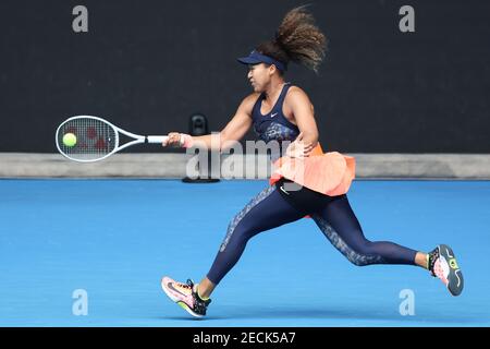 Melbourne, Australien. Februar 2021, 14th. 3rd Samen Naomi OSAKA aus Japan in Aktion gegen 14th Samen GarbiÃ±e MUGURUZA aus Spanien in einem 4th Runde Spiel am 7. Tag der Australian Open 2021 auf Rod Laver Arena, in Melbourne, Australien. Sydney Low/Cal Sport Media. Kredit: csm/Alamy Live Nachrichten Stockfoto