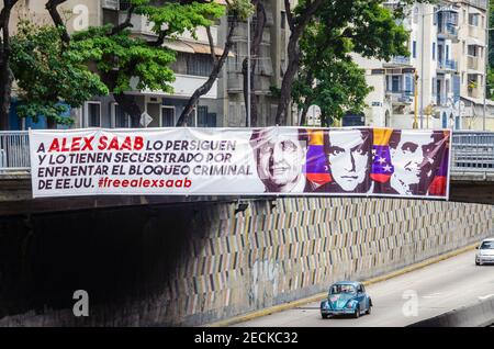 Verschiedene Graffiti in den Hauptstraßen von Caracas, fordern die Veröffentlichung von Alex Saab, mit dem Hashtag #Freealexsaab. Auch Plakate, die darauf hinweisen, dass h Stockfoto