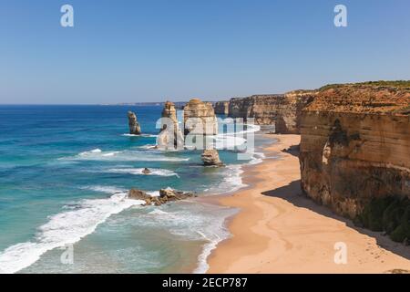 Die zwölf Apostel auf der Great Ocean Road ist ein Berühmtes australisches Wahrzeichen an der Südküste von Victoria - Australien Stockfoto