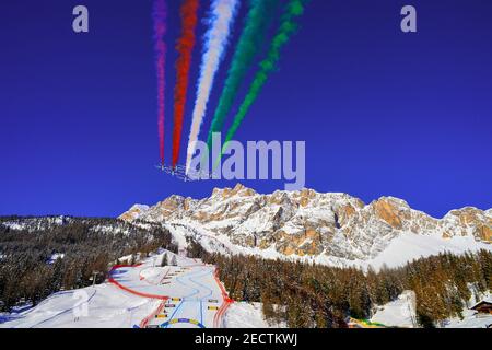 Vertigine, Cortina (BL), Italien. Februar 2021, 14th. Italienische Air Team akrobatische Pass vor dem Start der Männer Abfahrt während 2021 FIS Alpine World SKI Championships - Abfahrt - Männer, alpine Ski-Rennen - Foto Franco Debernardi/LM Credit: LiveMedia/Alamy Live News Stockfoto