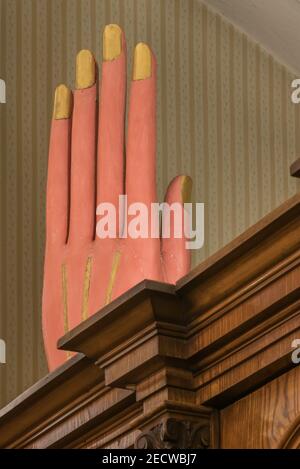 Wien Mariahilfer Straße, Bandagist Anderle. historische Geschäftseinrichtung Stockfoto