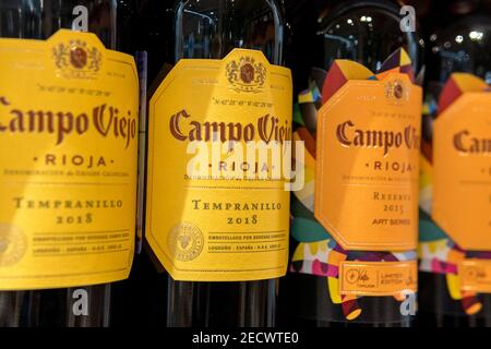 Tjumen, Russland-31. Januar 2021: Flasche Campo Viejo Rioja Tempranillo, Spanien 2018 Stockfoto