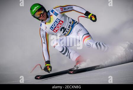 Cortina, Italien. Februar 2021, 14th. 14. Februar 2021, Italien, Cortina d'Ampezzo: Alpinski: WM, Abfahrt, Herren: Andreas Sander vom DSV aus Deutschland überquert die Ziellinie im Wettbewerb. Foto: Michael Kappeler/dpa Quelle: dpa picture Alliance/Alamy Live News Stockfoto