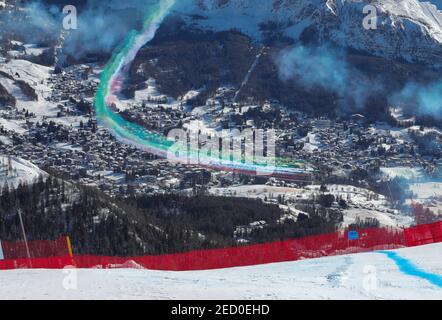 Cortina (BL, Italien. Februar 2021, 14th. Cortina (BL), Italien, Vertigine, 14. Februar 2021, Frecce Tricolore während der FIS Alpine World SKI Championships 2021 - Abfahrt - Männer - alpines Skirennen Credit: Sergio Bisi/LPS/ZUMA Wire/Alamy Live News Stockfoto