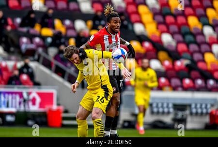 London, Großbritannien. Februar 2021, 14th. Fußball, EFL Sky Bet Championship, Brentford, Barnsley, English Football League, EFL, Championship, Football, 2019/20, England das EFL Sky Bet Championship Match zwischen Brentford und Barnsley im Brentford Community Stadium, London, England am 14. Februar 2021. Foto von Phil Hutchinson. Nur redaktionelle Verwendung, Lizenz für kommerzielle Nutzung erforderlich. Keine Verwendung bei Wetten, Spielen oder Veröffentlichungen einzelner Vereine/Vereine/Spieler. Kredit: UK Sports Pics Ltd/Alamy Live Nachrichten Stockfoto