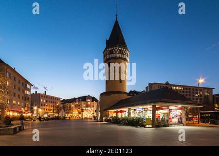 Bockenheimer Warte nach Sonnenuntergang, Langzeitbelichtung, Bockenheimer Warte, Frankfurt am Main, Hessen, Deutschland Stockfoto