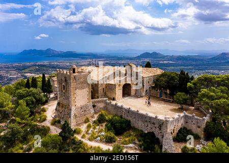 Luftaufnahme, Santuari de la Mare de Deu del Puig, Pollenca, Tramuntana-Gebirge, Mallorca, Balearen, Spanien Stockfoto