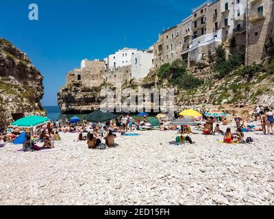 Polignano a Mare, Strand, Apulien, Süditalien, Italien Stockfoto