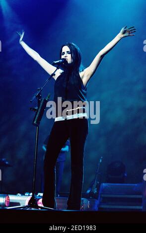 The Corrs in concert während ihrer 'Blue' Welttournee in der Wembley Arena in London, Großbritannien. Mi, 20th. Dezember 2000 Stockfoto