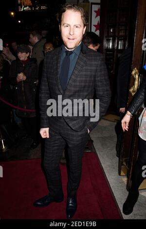 Sam West nimmt an der Travesties Press Night im Apollo Theatre, Shaftesbury Avenue, London Teil. Bilddatum: Mittwoch, 15th. Februar 2017. Bildnachweis sollte lauten: © DavidJensen Stockfoto