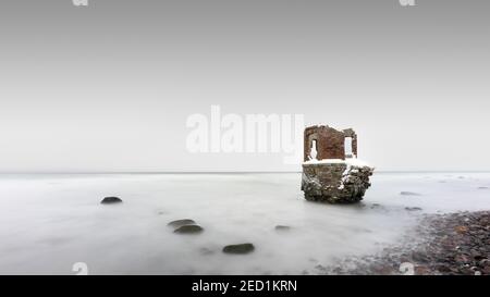 Altes Gezeitenhaus am Strand bei Kap Arkona auf der deutschen Insel Rügen, Mecklenburg-Vorpommern, Deutschland Stockfoto