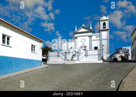 Aljezur Hauptkirche, Algarve, Portugal Stockfoto