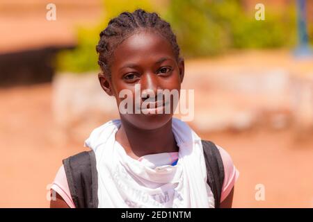 Porträt einer jungen afrikanischen Studentin, Bobo-Dioulasso, Burkina Faso Stockfoto