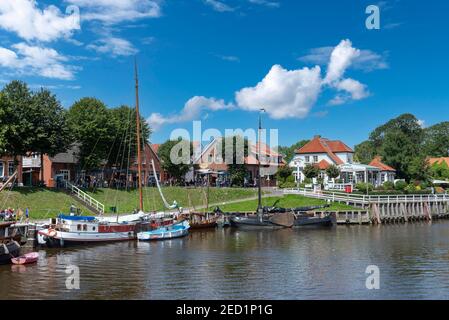 Museumshafen mit traditionellen Segelbooten, Flachbodensegler, Carolinensiel, Niedersachsen, Deutschland Stockfoto