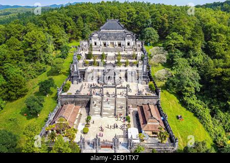 Drohnenaufnahme, Grab von Kháº£i Dá»‹nh, Khai Dinh, UNESCO-Stätte Hue, Vietnam, Thá»§y Báº±ng, Thá»‹ xa HÆ ng Æ¡Thá»§y, Thá»«a Thien-Huáº¿, Vietnam Stockfoto