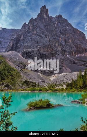 Blick auf den Sorapis See und den Finger Gottes in Die Dolomiten Stockfoto