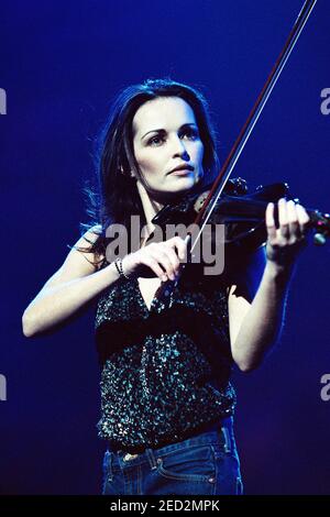 The Corrs in concert während ihrer 'Blue' Welttournee in der Wembley Arena in London, Großbritannien. Mi, 20th. Dezember 2000 Stockfoto