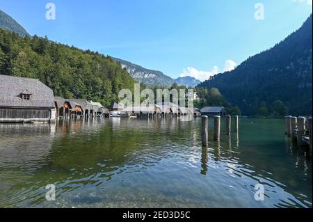 Alte Bootshäuser in Schönau am Königssee auf einer Sonniger Tag Stockfoto